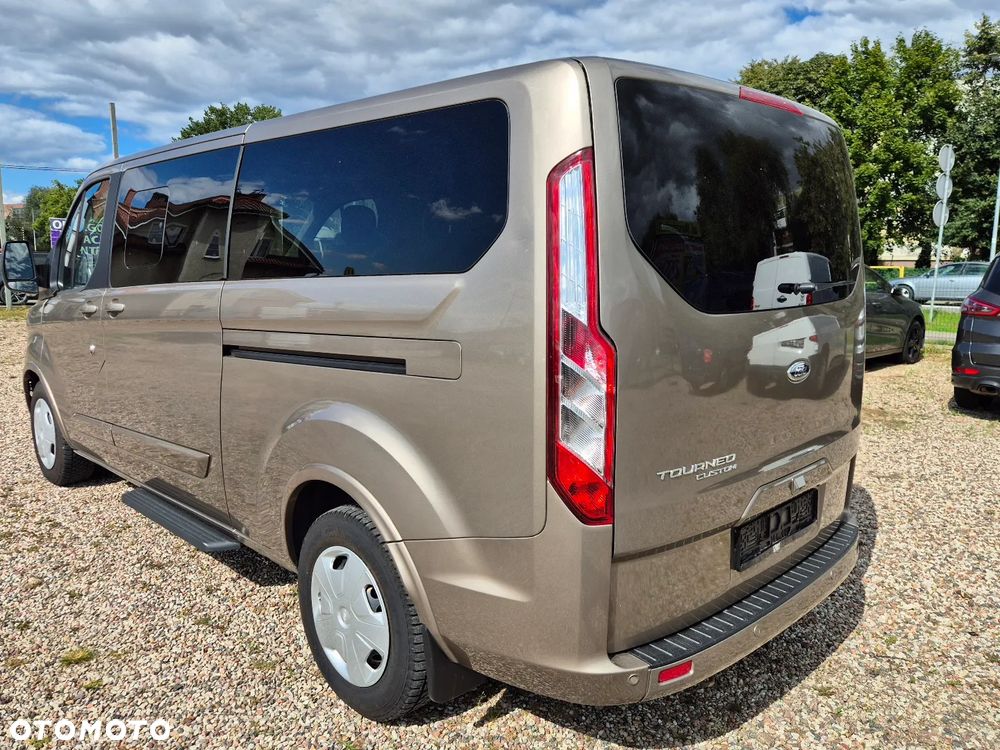 Ford Tourneo Custom - 5