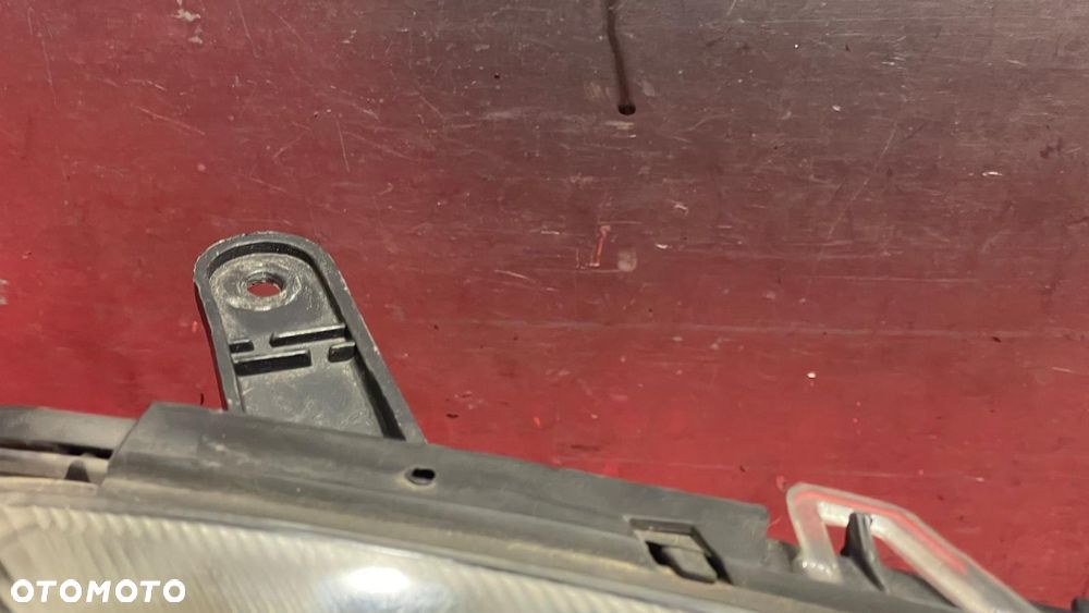 REFLEKTOR PRAWY LAMPA PRZÓD OPEL VECTRA C - 6