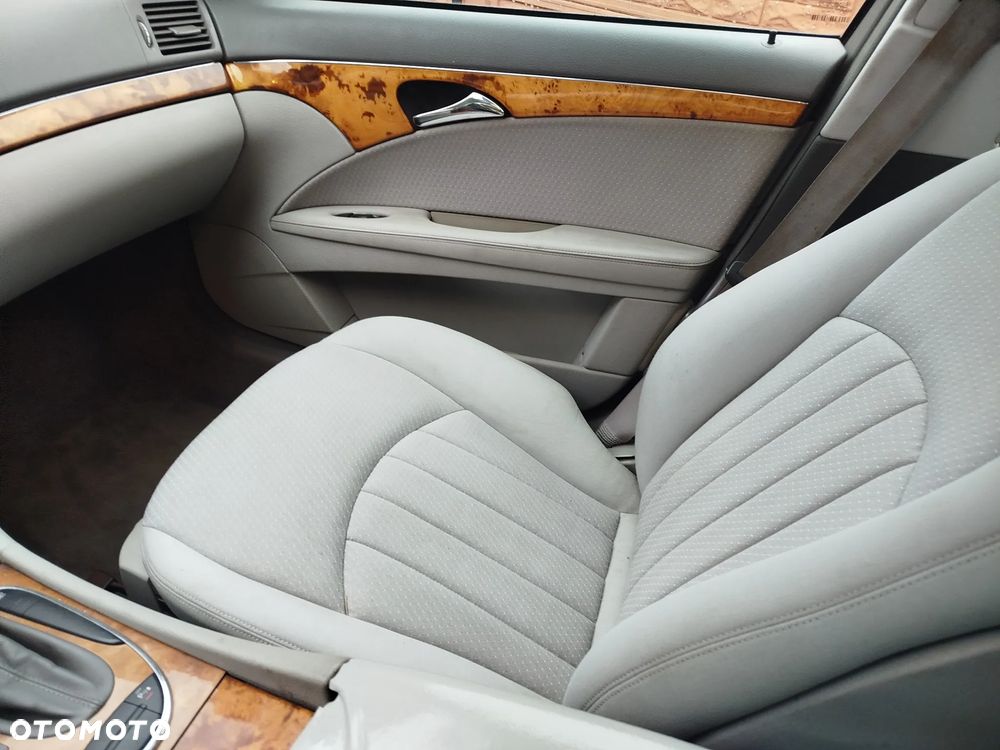 Mercedes-Benz Klasa E 220 T CDI Automatik Classic - 19