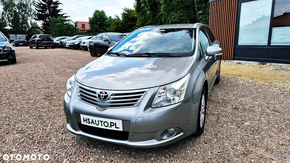 Toyota Avensis 2.0 Sol plus NAVI - 2