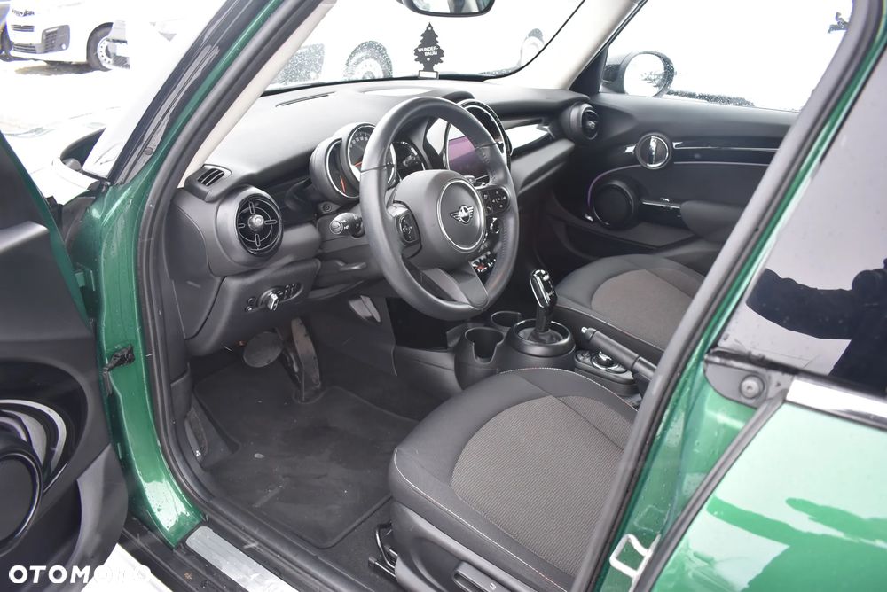 MINI Cooper Standard - 9