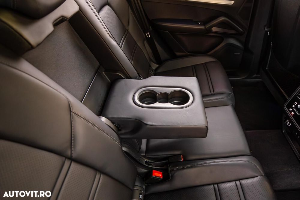 Porsche Cayenne - 14