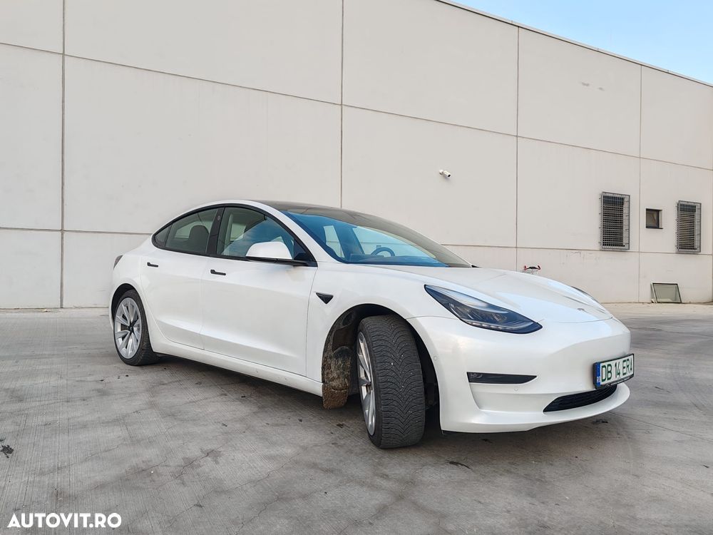 Tesla Model 3 - 2