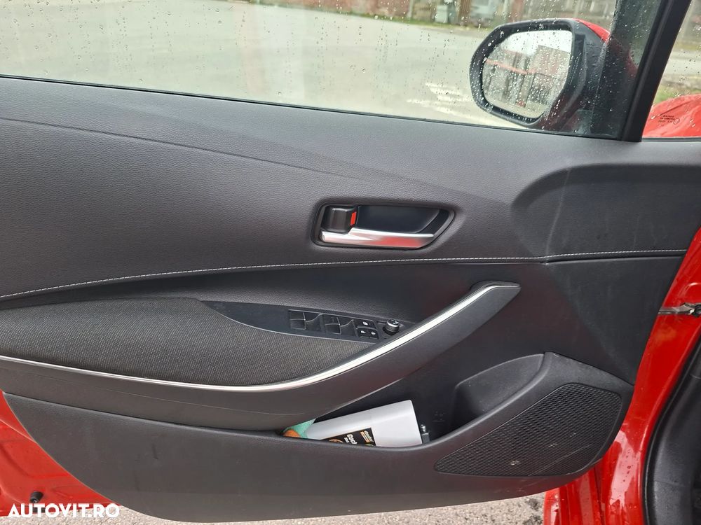 Toyota Corolla 1.8 HEV Dynamic - 10