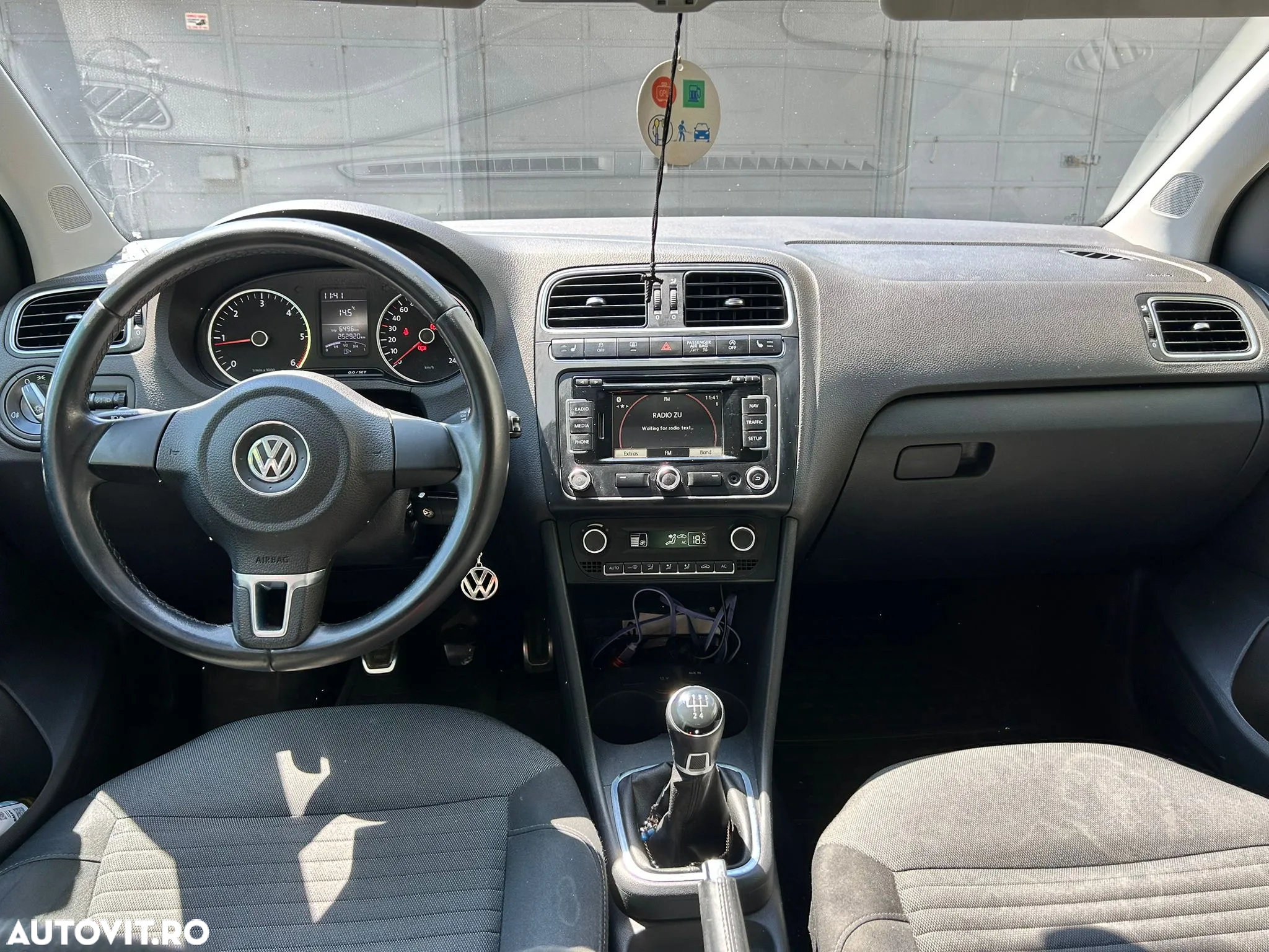 Volkswagen Polo 1.6 TDI Blue Motion Style - 6