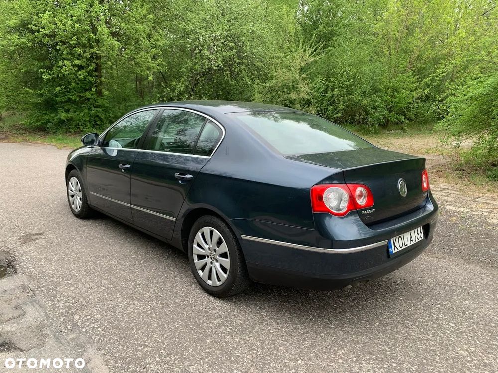 Volkswagen Passat 1.9 TDI DPF BlueMotion - 4