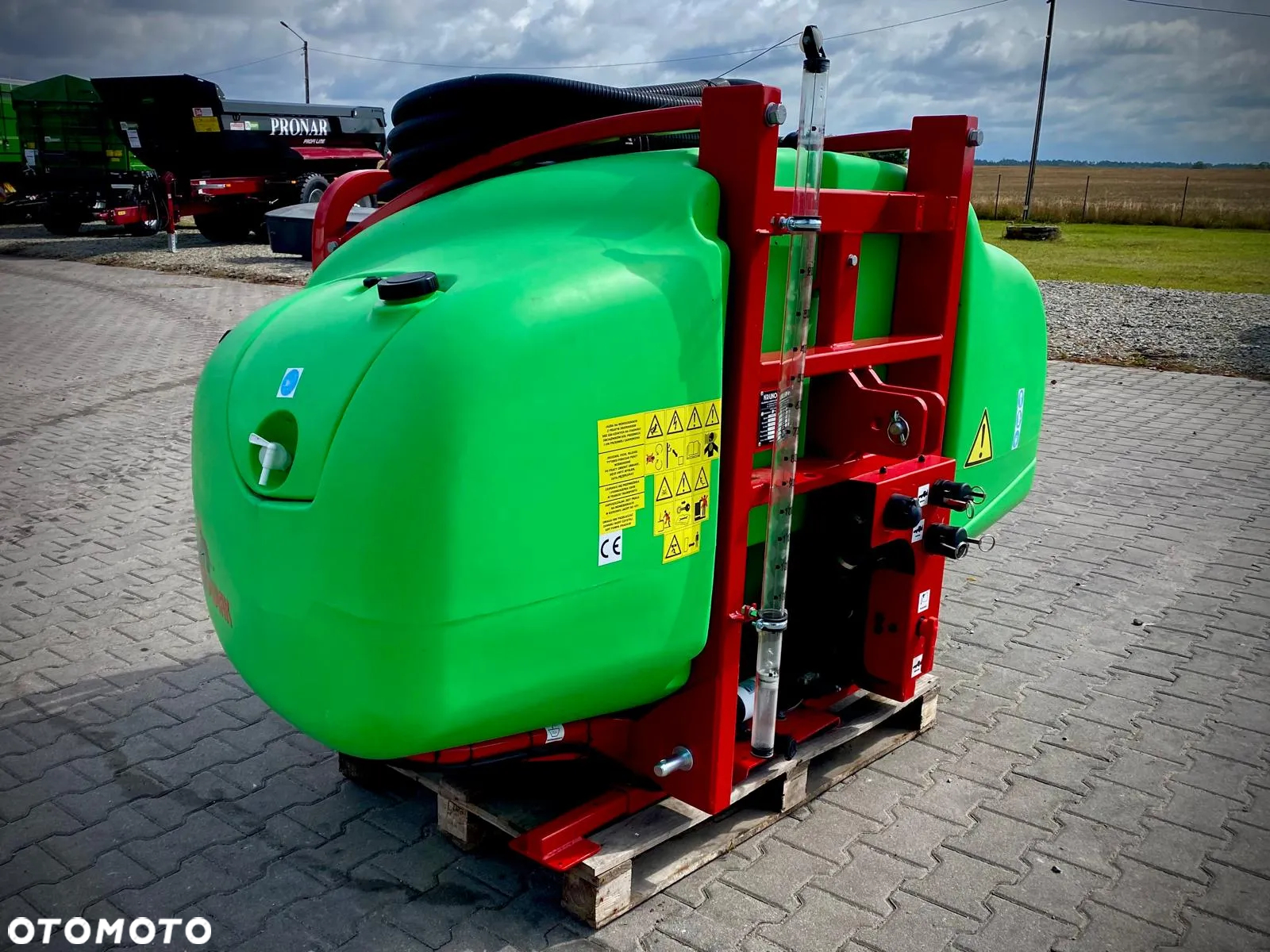 Krukowiak Zbiornik czołowy o pojemności 1500 l (P940/1) - 4