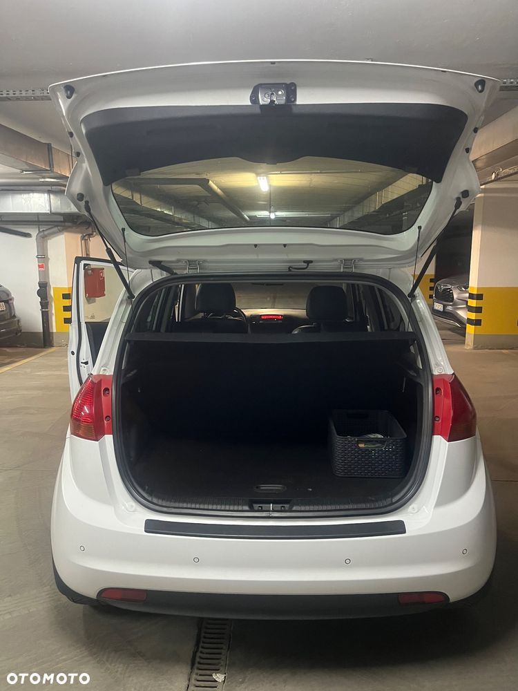 Kia Venga - 9