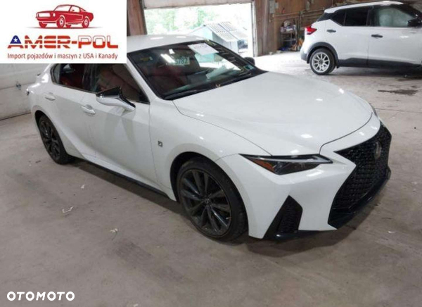 Lexus IS