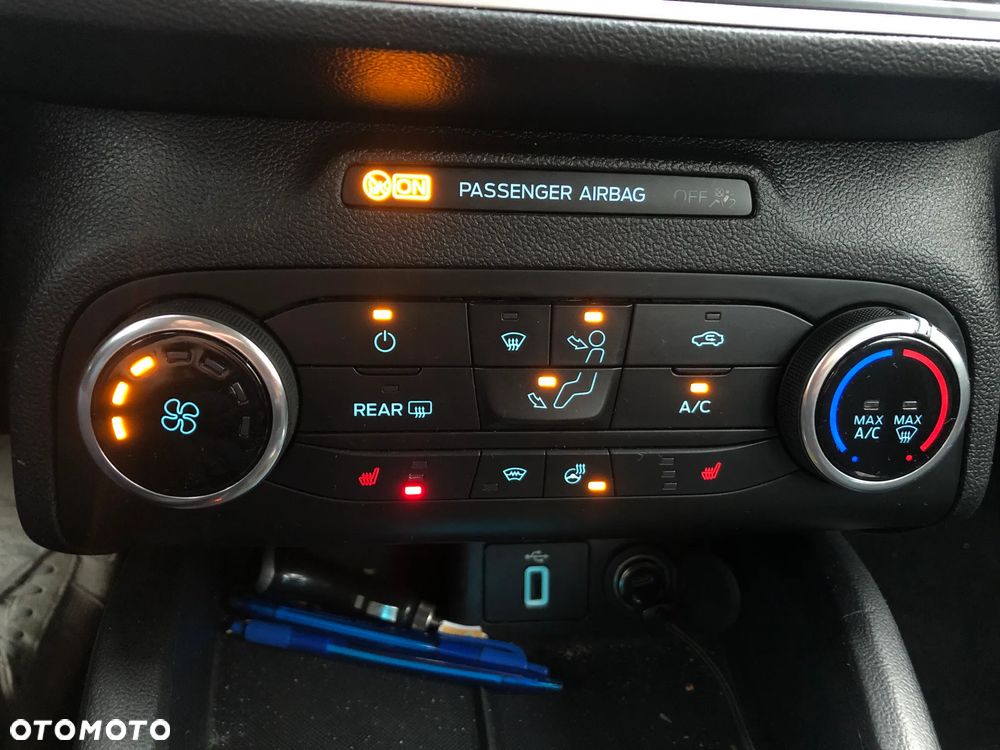 Ford Focus 1.5 EcoBlue Connected - 17