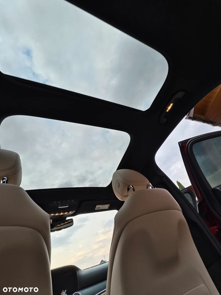 Mercedes-Benz Klasa E 300 9G-TRONIC - 24