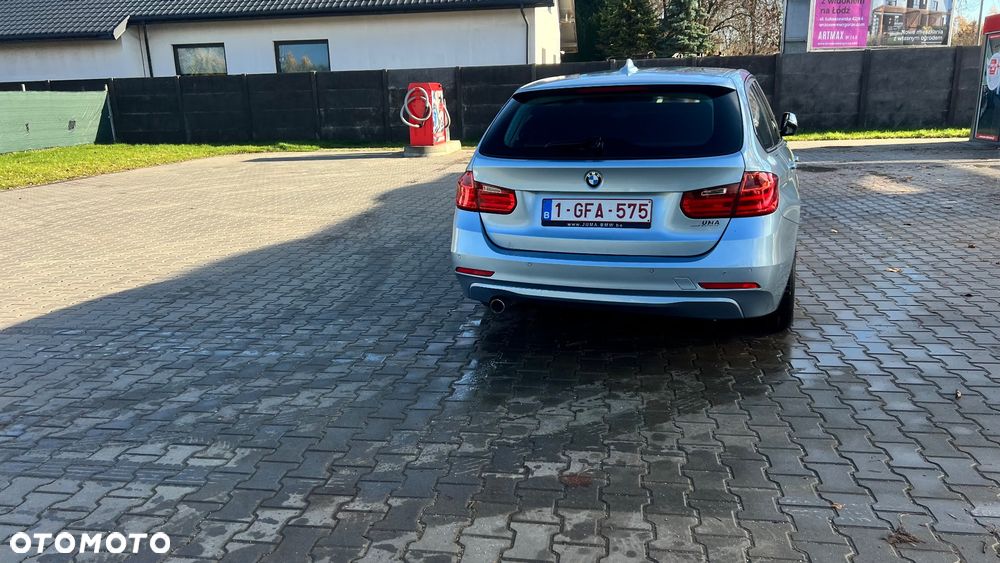 BMW Seria 3 320i Sport Line - 22