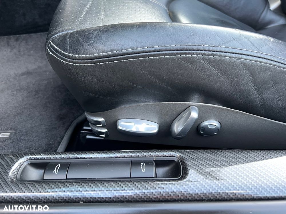 Porsche 911 Carrera - 31