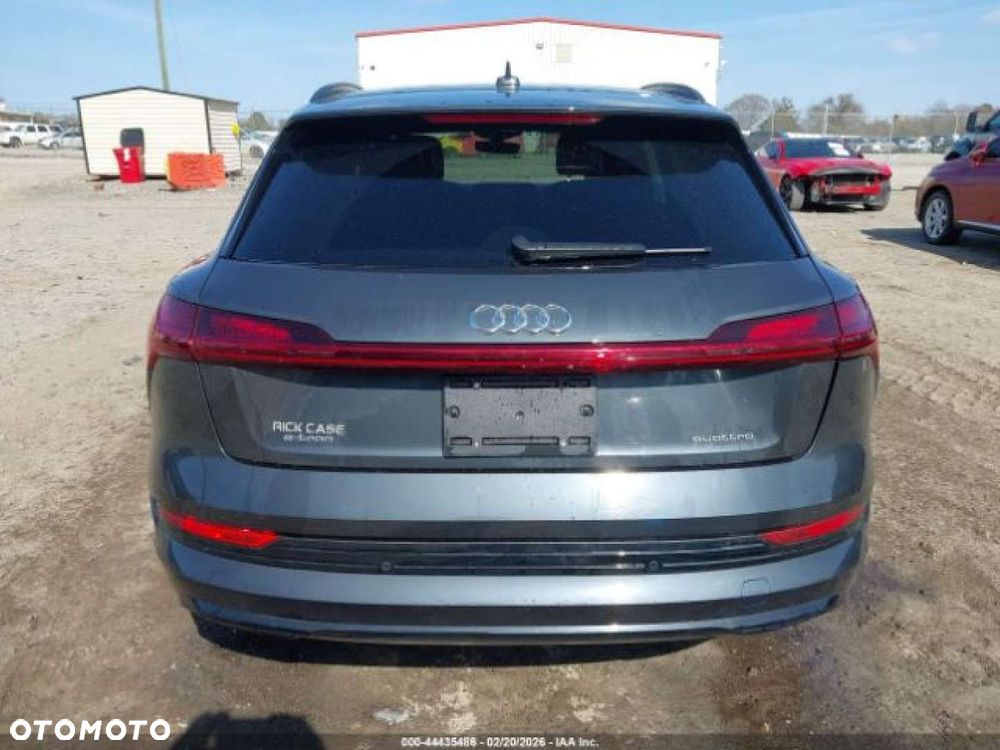 Audi e-tron - 8