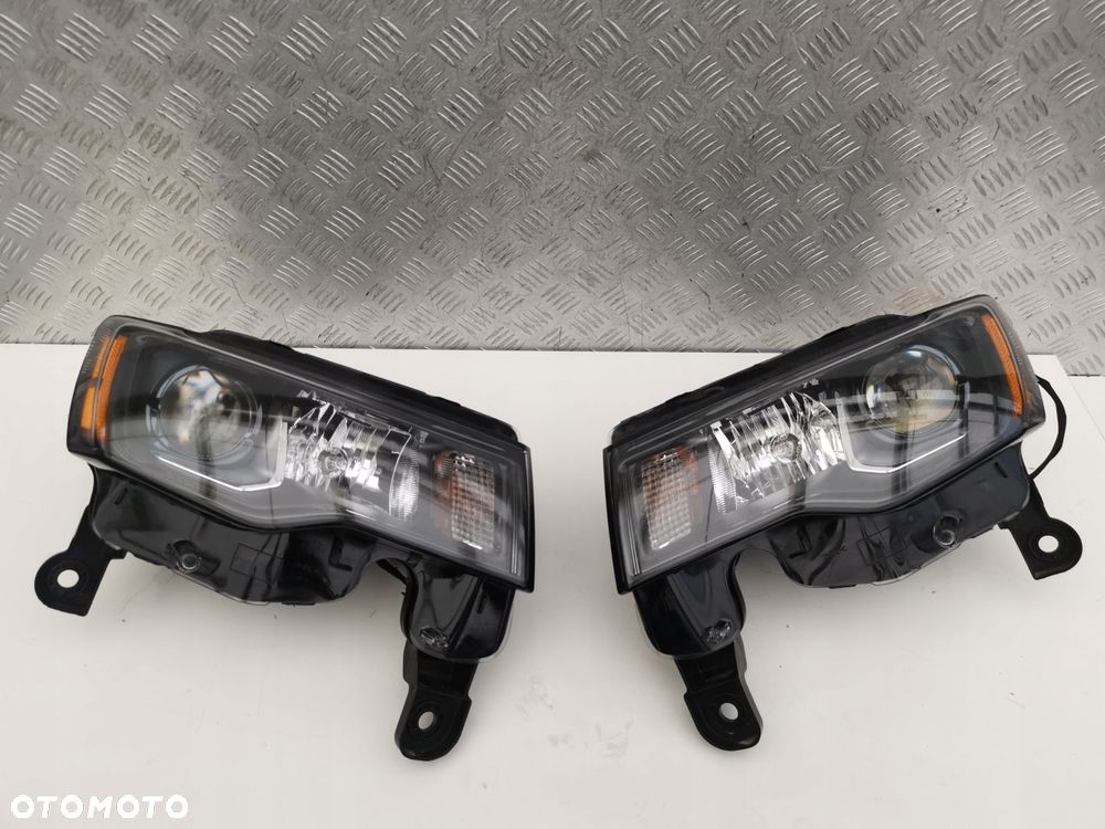 JEEP GRAND CHEROKE WK2 LIFT USA LAMPY PRZOD LEWA PRAWA PRZEDNIA USA ORG - 1