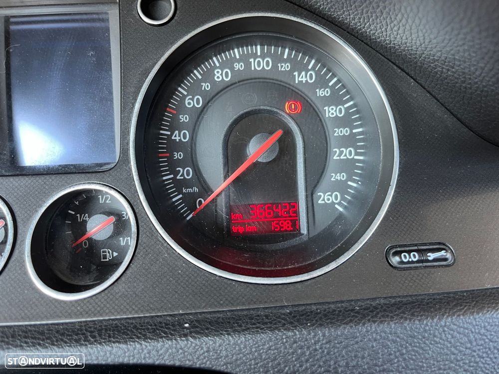VW Passat 2.0 TDI Highline - 21