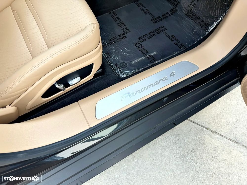 Porsche Panamera 4 E-Hybrid Platinum Edition - 35