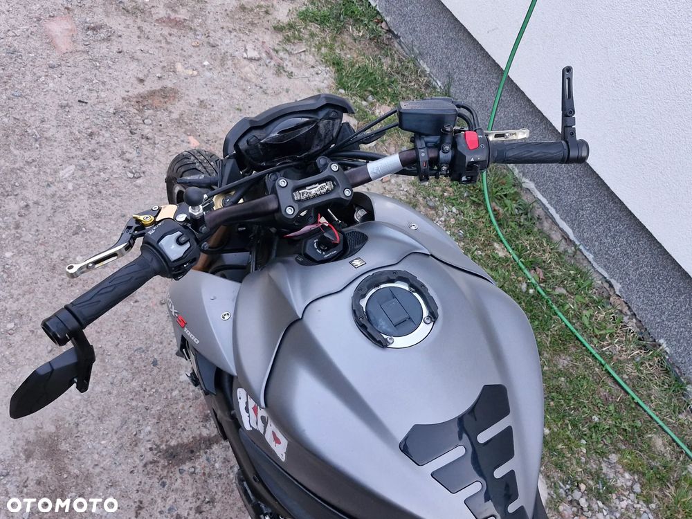 Suzuki GSX - 5