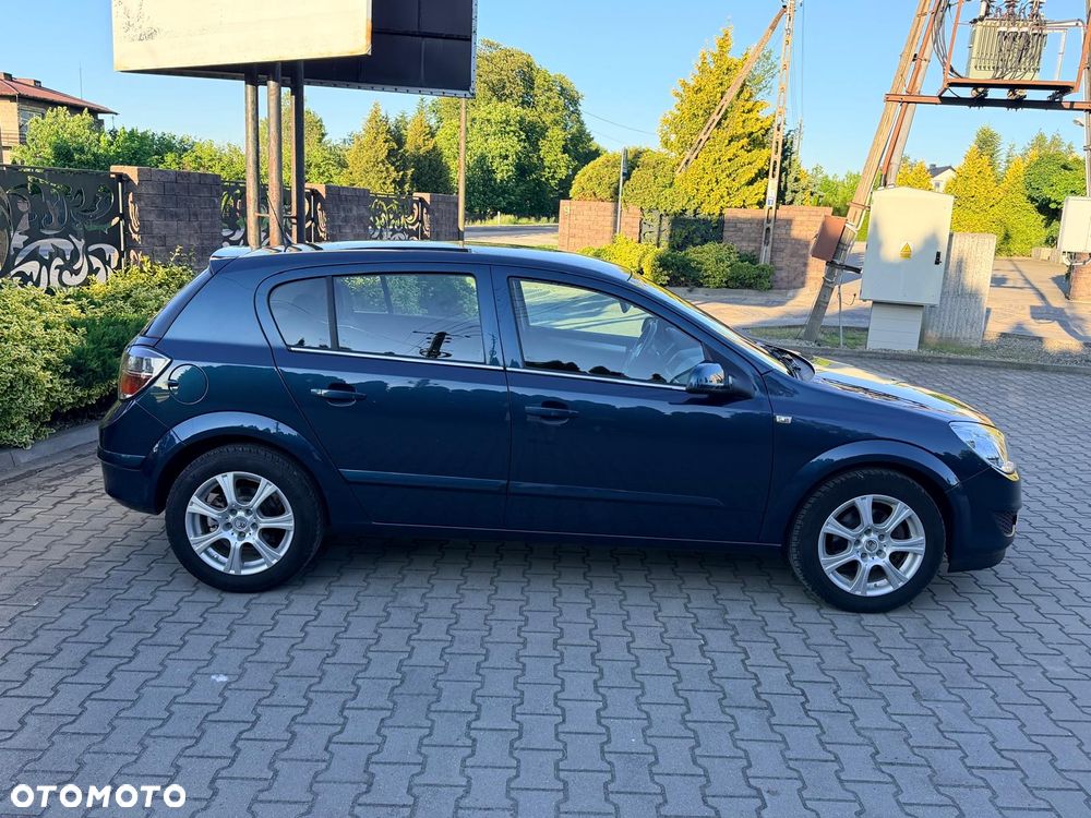 Opel Astra 1.6 Innovation - 17