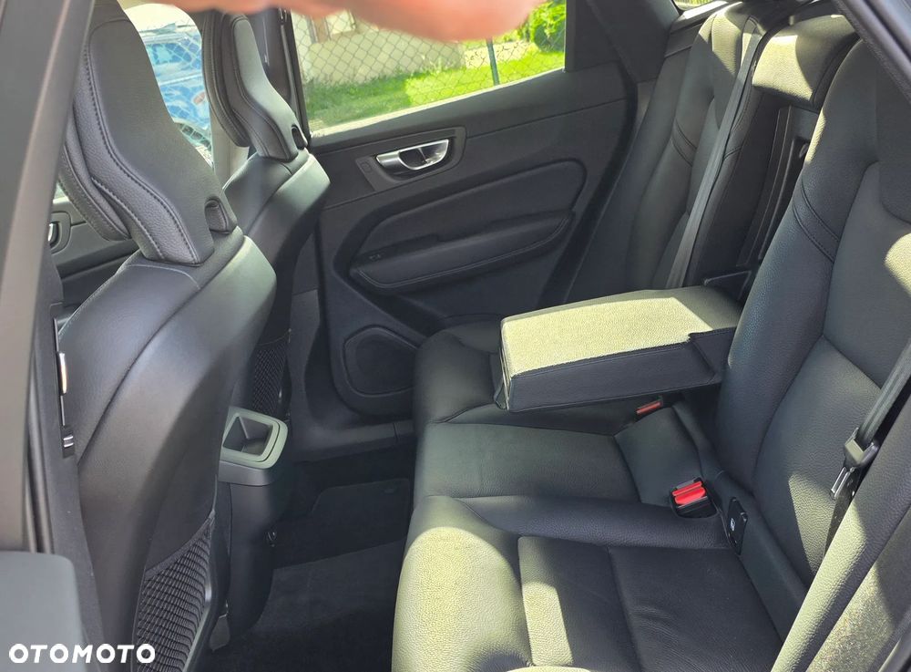 Volvo XC 60 B4 D AWD Ultimate Bright - 23