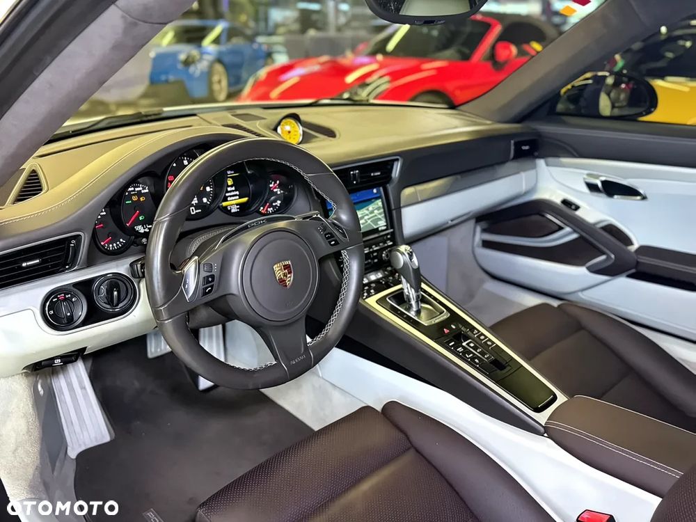 Porsche 911 Carrera 4S PDK - 9