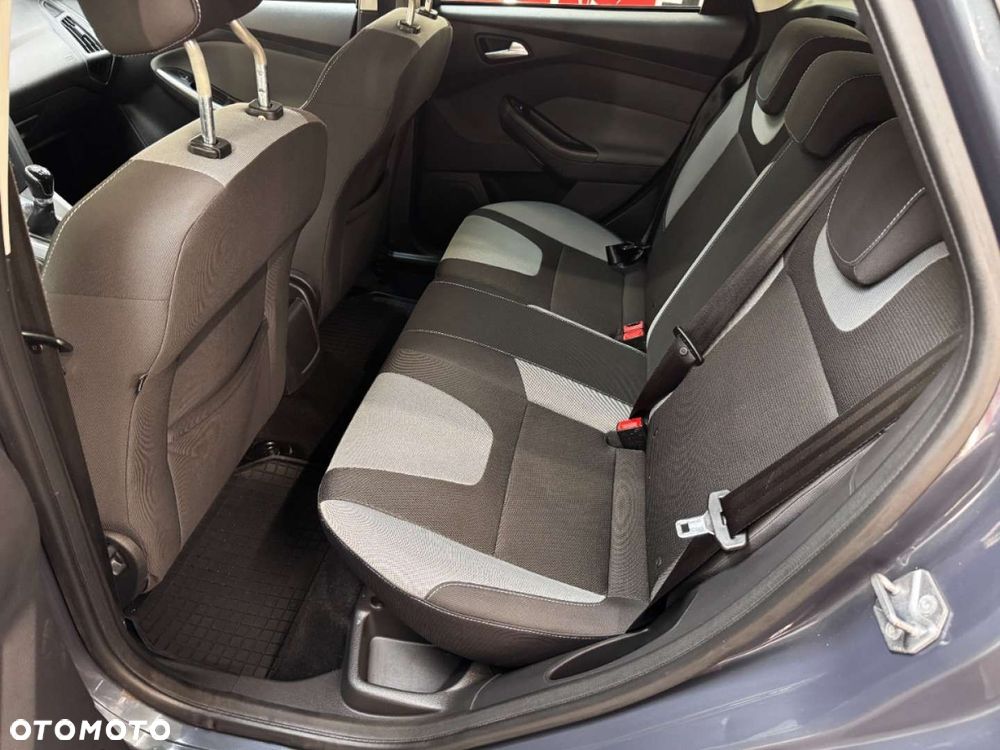 Ford Focus - 30