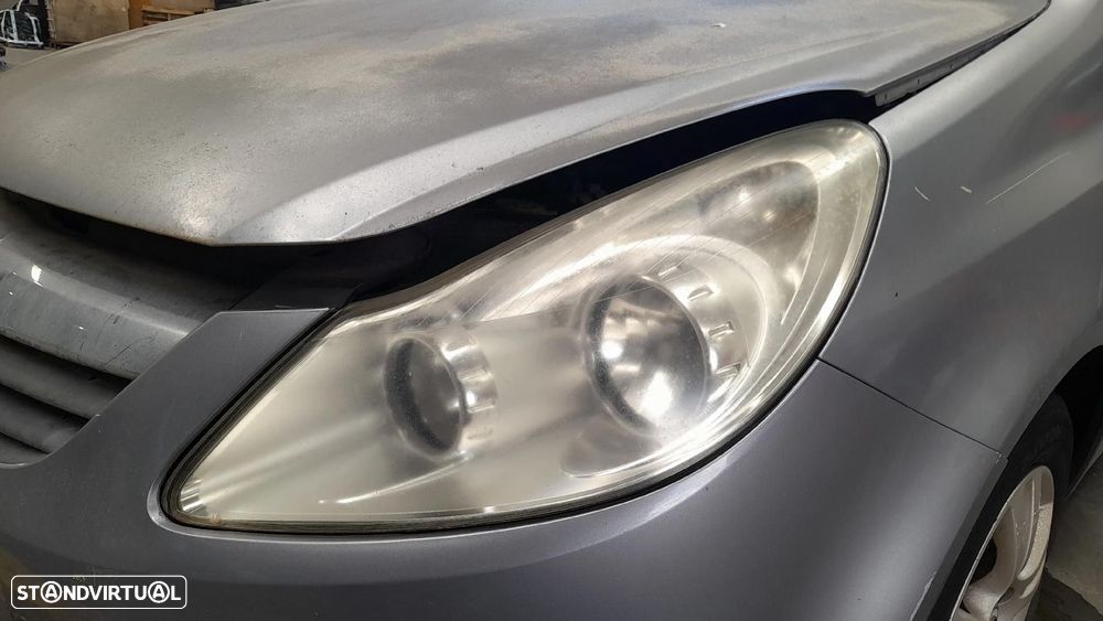 Ótica / farol esquerda OPEL Corsa D - 2