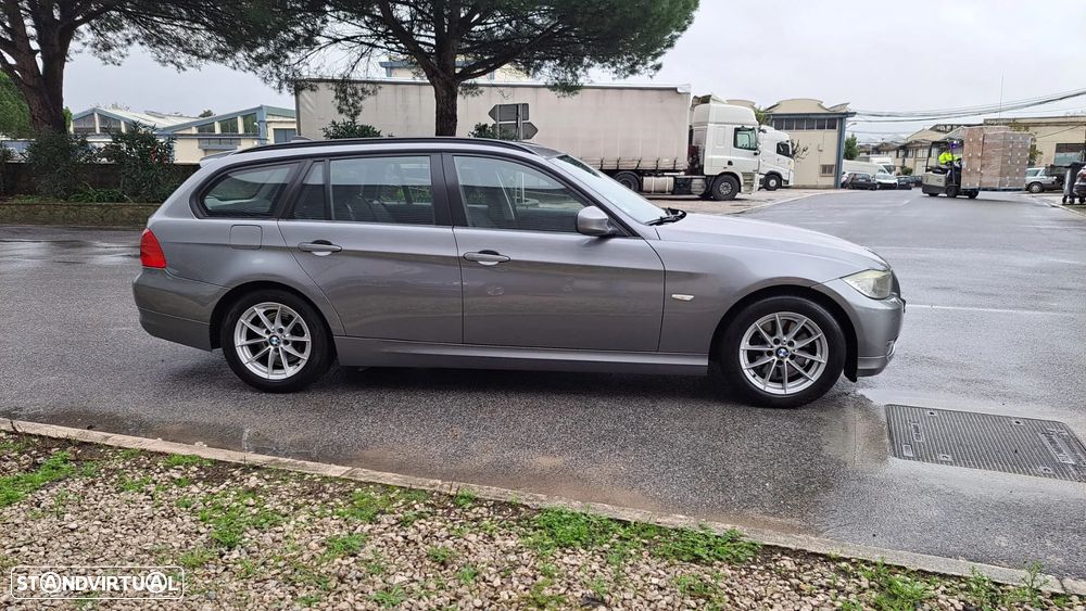 BMW 320 d Touring LifeStyle Auto - 17