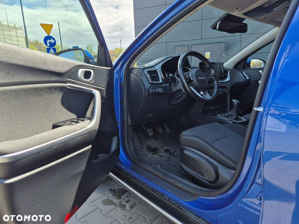 Kia XCeed 1.5 T-GDI M - 25
