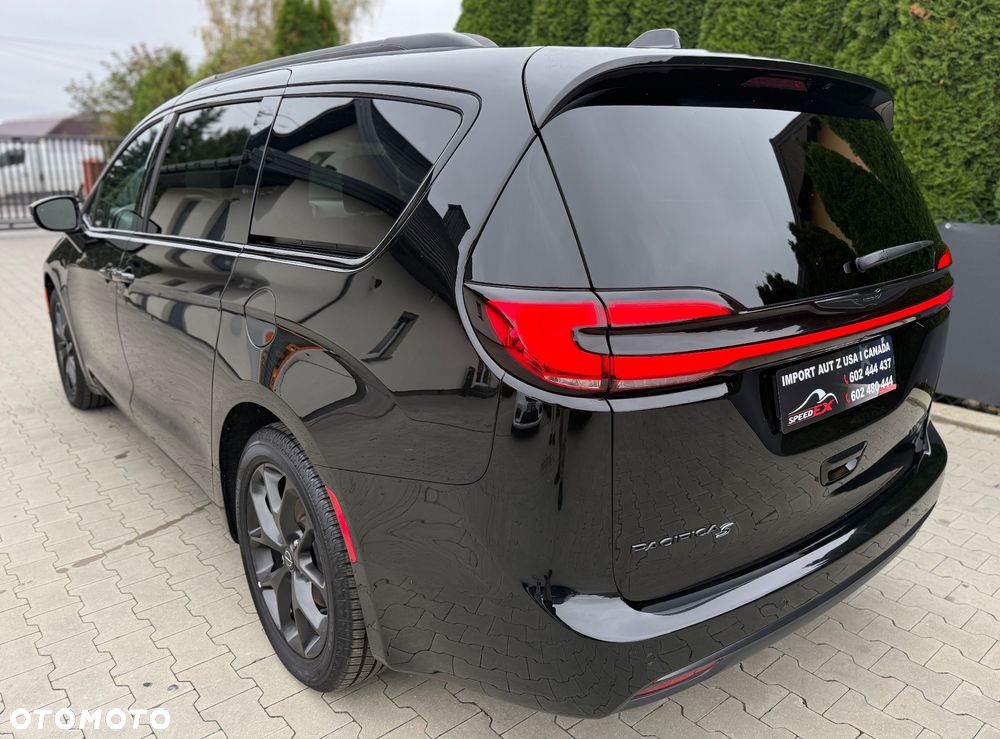 Chrysler Pacifica - 12