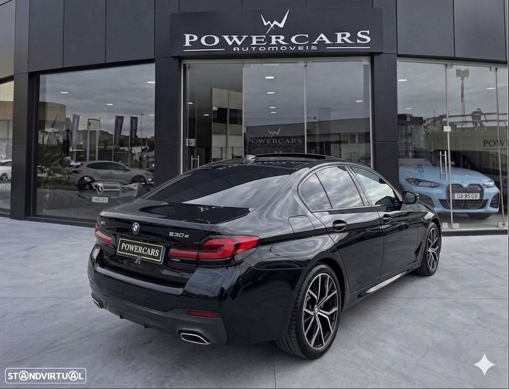 BMW 530 e Pack Desportivo M - 14