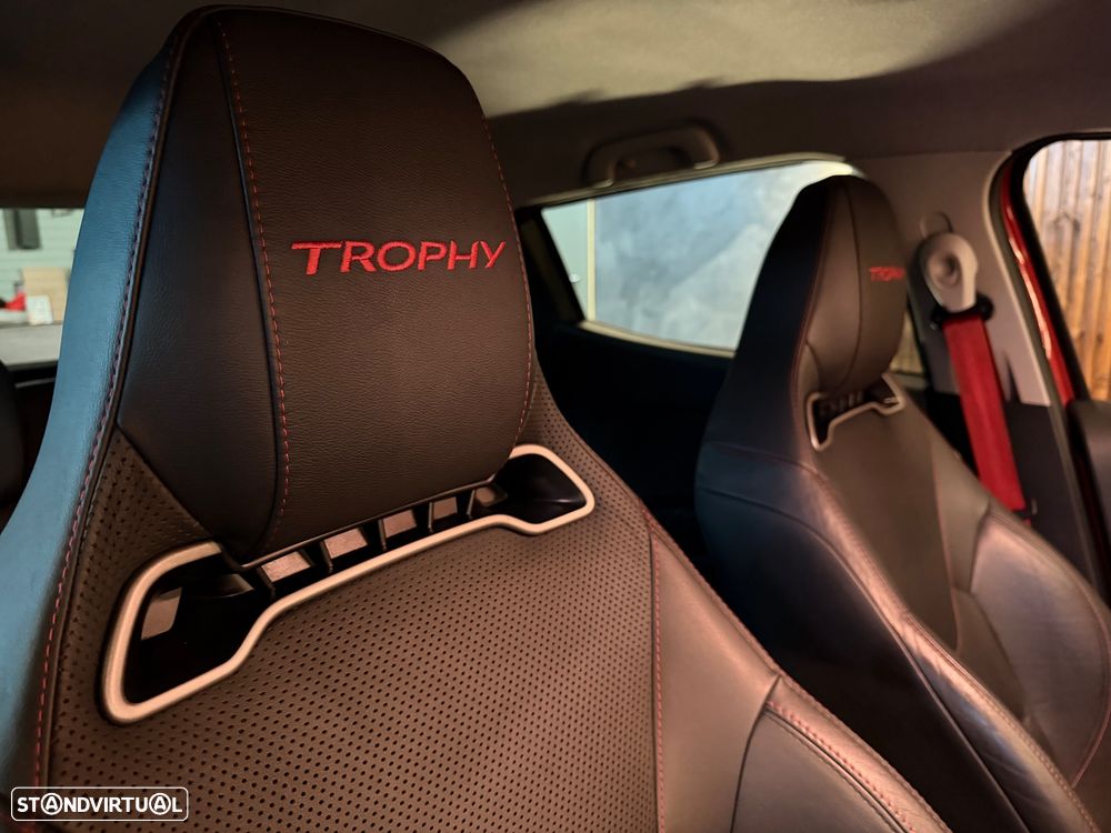 Renault Clio TCe 220 EDC R.S. Trophy - 21