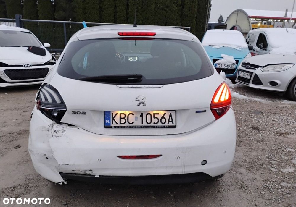 Peugeot 208 - 16