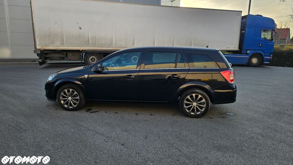 Opel Astra 1.6 150 Jahre - 4