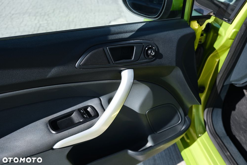 Ford Fiesta 1.6 Sport - 23