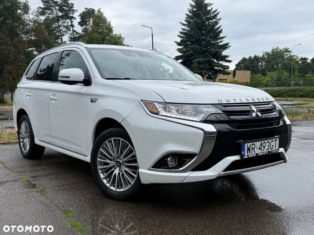 Mitsubishi Outlander 2.0 Instyle + 4WD CVT - 1