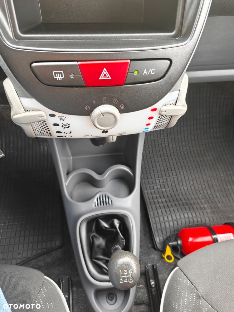 Peugeot 107 1.0 Trendy - 12