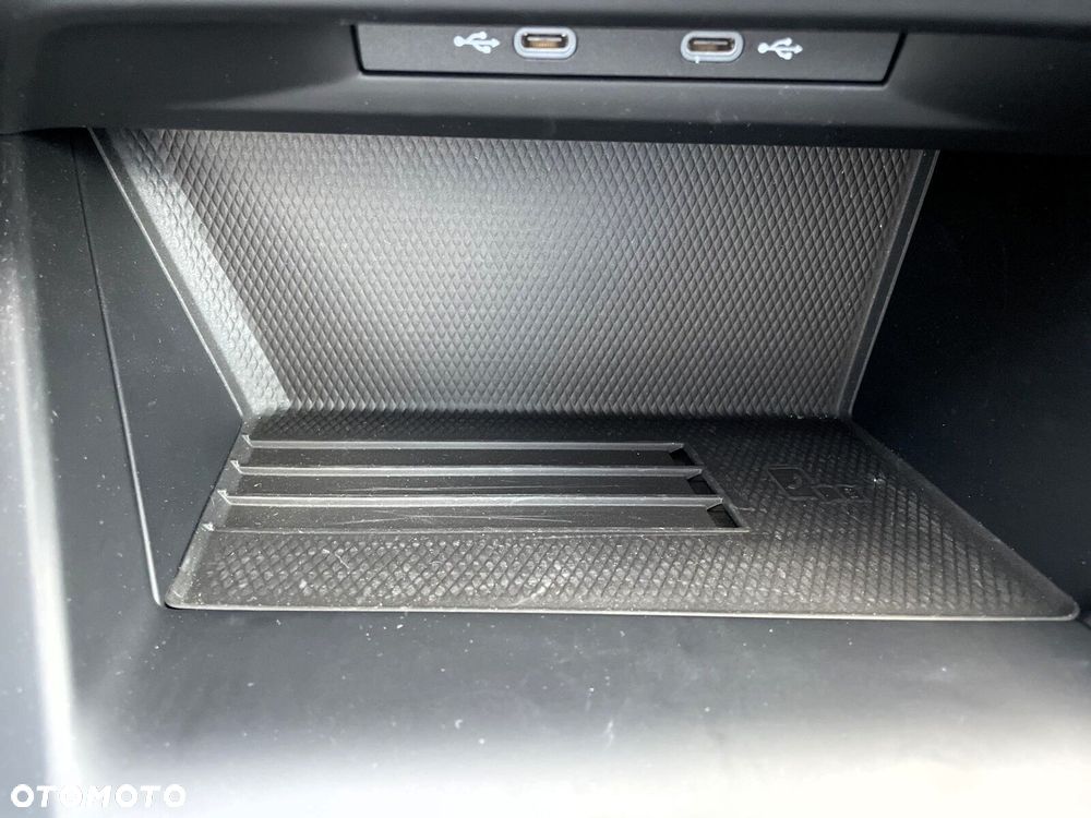 Volkswagen Golf 1.5 eTSI mHEV Life Plus DSG - 26