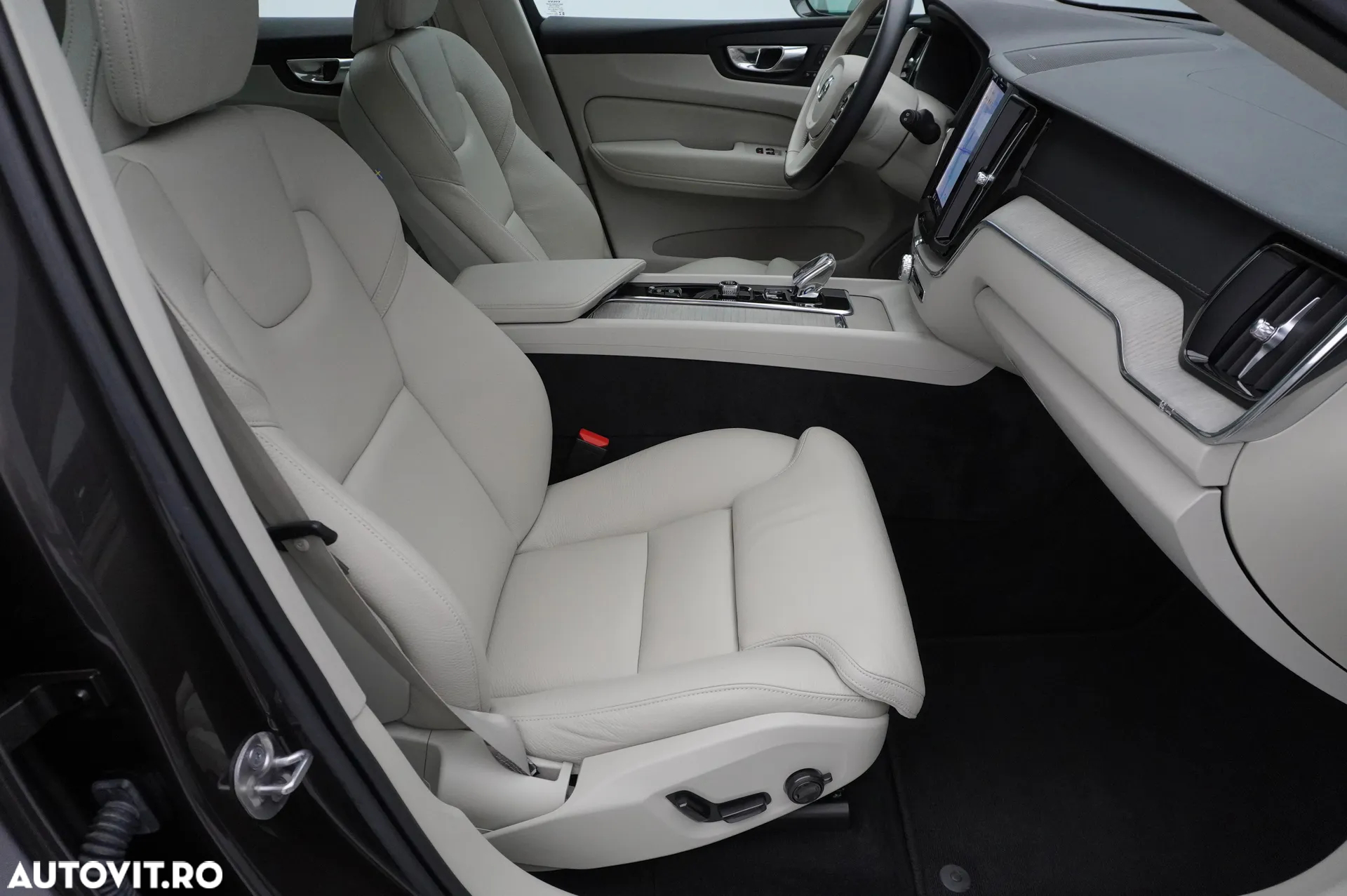 Volvo XC 60 T6 AWD Recharge Geartronic Inscription - 11