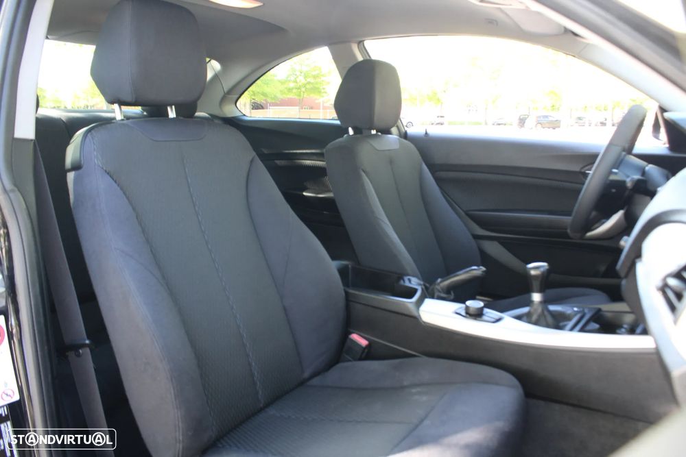 BMW 218 d Coupe Line Sport - 36