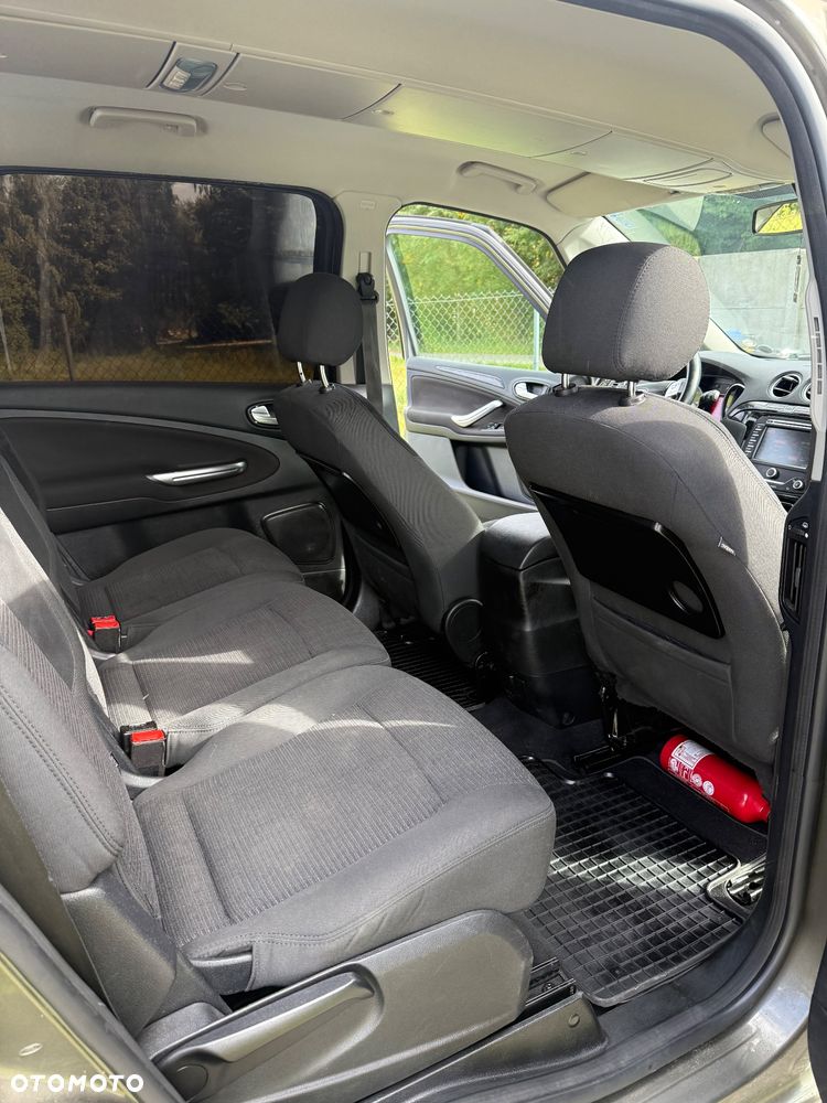 Ford Galaxy - 9