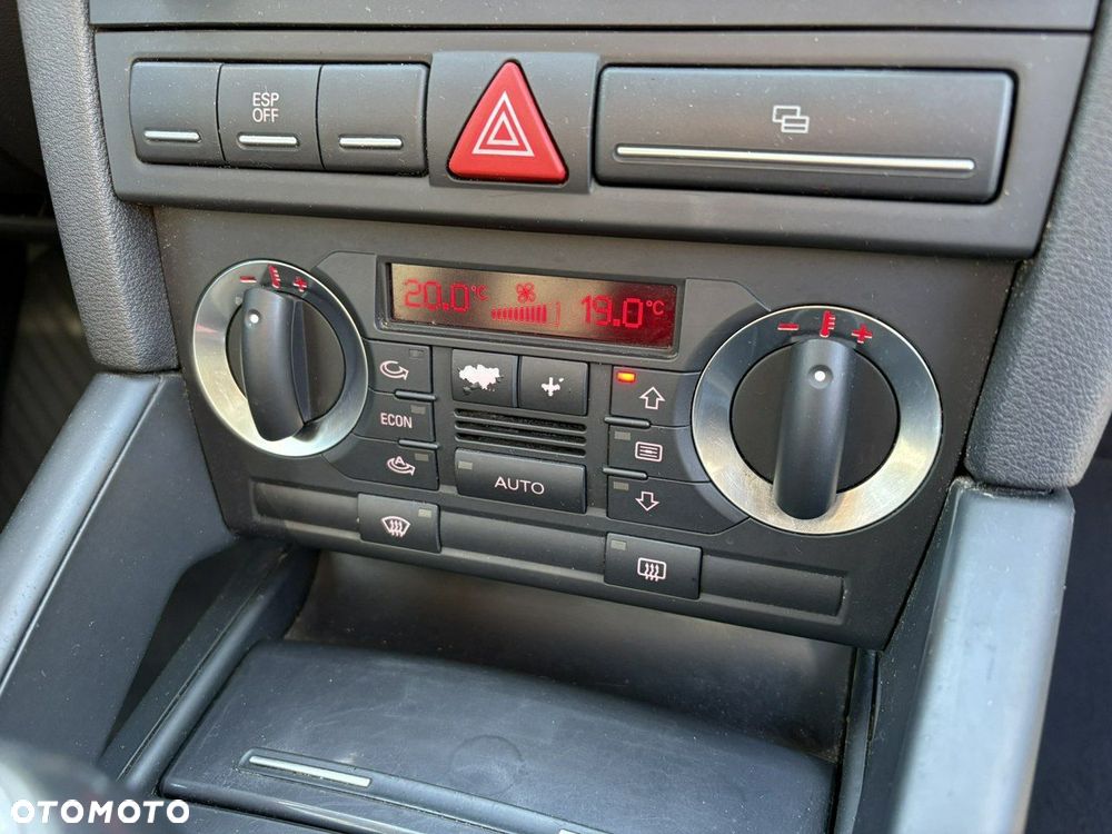 Audi A3 3-drzwiowe 1.8 TFSI Ambition - 17