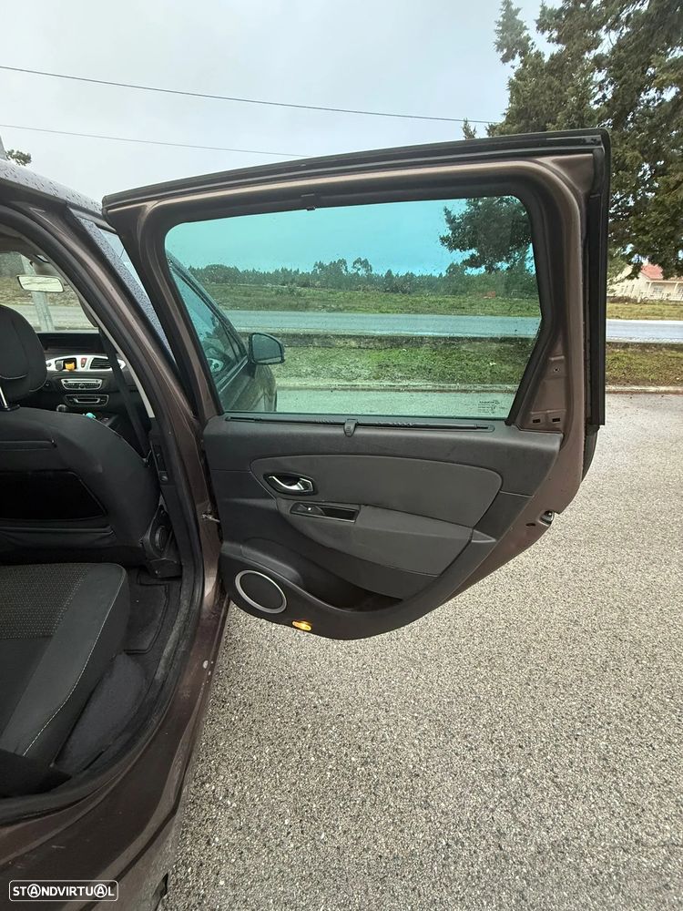 Renault Scénic 1.5 dCi Dynamique S - 20