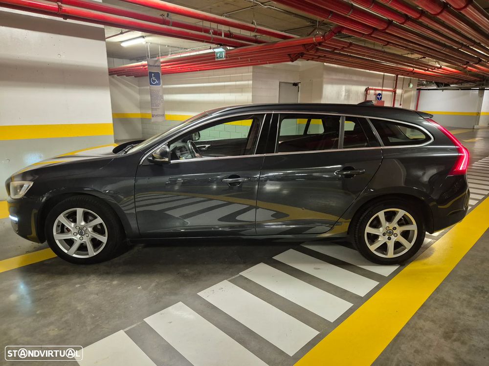 Volvo V60 1.6 D2 Momentum Eco - 2