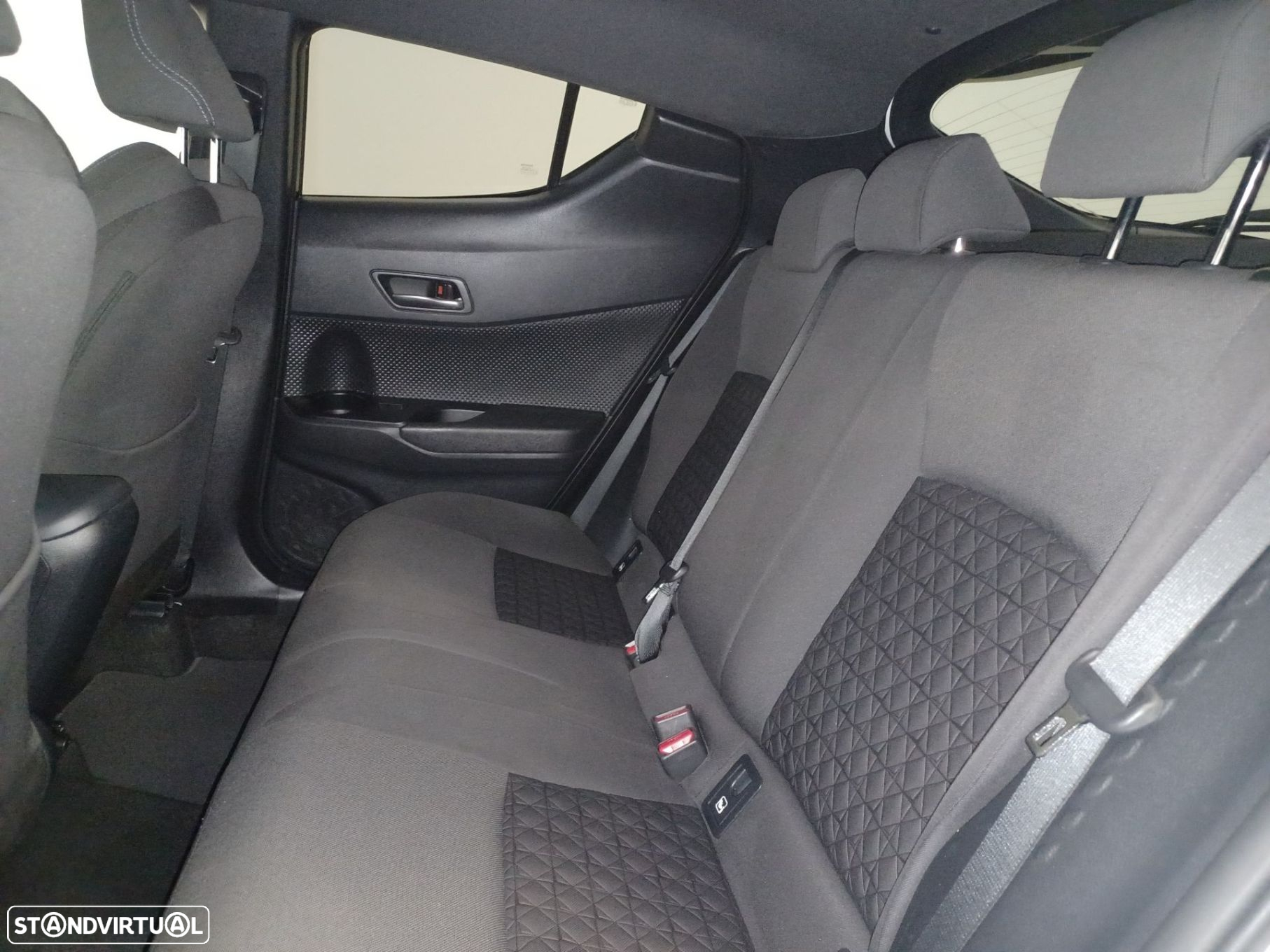 Toyota C-HR - 11