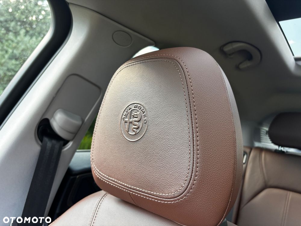 Alfa Romeo Stelvio 2.0 Turbo 16V AT8-Q4 6C Villa dEste - 27