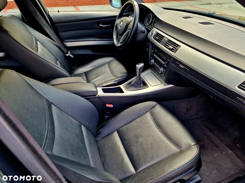 BMW Seria 3 320d xDrive - 21