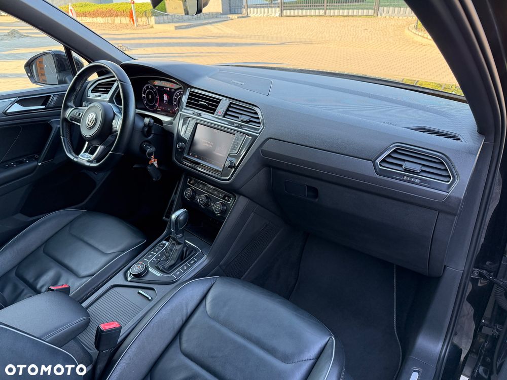 Volkswagen Tiguan 2.0 TDI SCR 4MotION DSG R-Line - 23