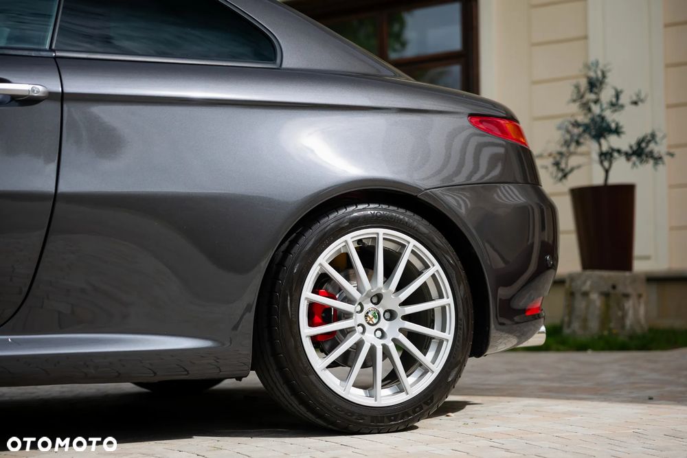 Alfa Romeo GT - 8