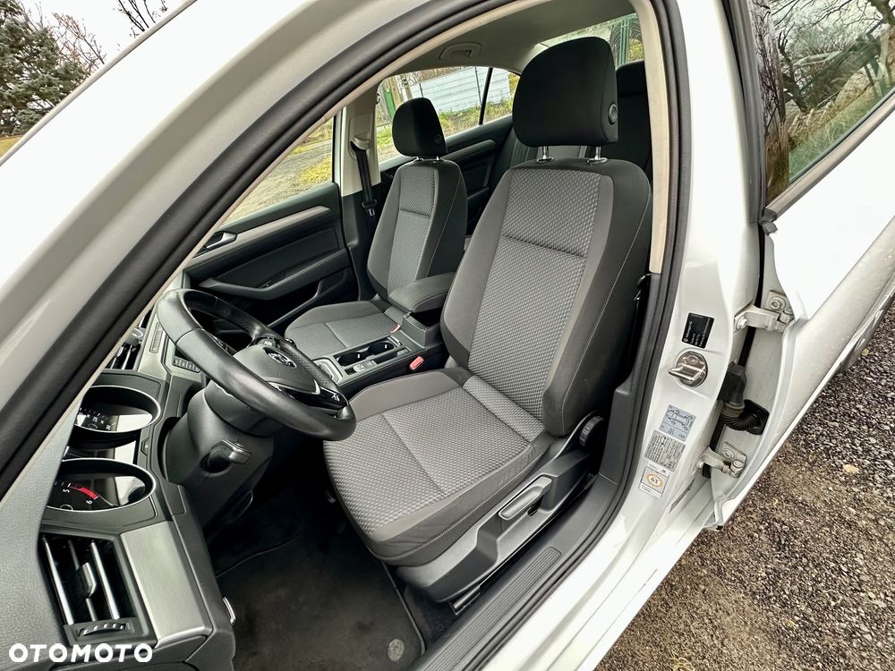 Volkswagen Passat 1.6 TDI (BlueMotion Technology) Trendline - 10